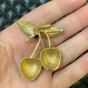 Vintage Jewelry - Vintage Retro Gold Metal Figural Cherry Brooch Vintage Jewelry - Vintage Retro Gold Metal Figural Cherry Brooch